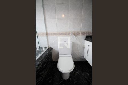 Apartamento para alugar com 264m², 4 quartos e 4 vagas Apartamento para alugar com 264m², 4 quartos e 4 vagasBanheiro da Suíte 2