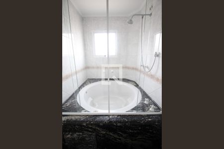 Apartamento para alugar com 264m², 4 quartos e 4 vagas Apartamento para alugar com 264m², 4 quartos e 4 vagasBanheiro da Suíte 2