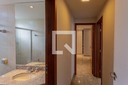 Corredor de apartamento à venda com 2 quartos, 150m² em Cruzeiro, Belo Horizonte