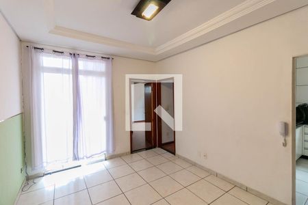Sala de apartamento à venda com 3 quartos, 75m² em Carlos Prates, Belo Horizonte
