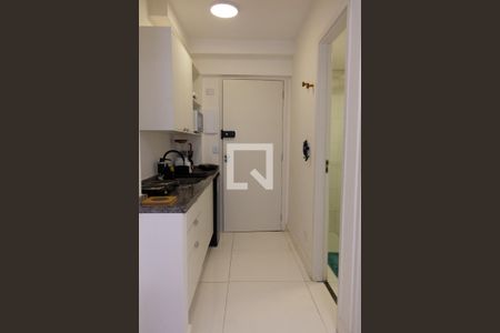 Cozinha  de kitnet/studio para alugar com 1 quarto, 22m² em Jardim das Vertentes, São Paulo