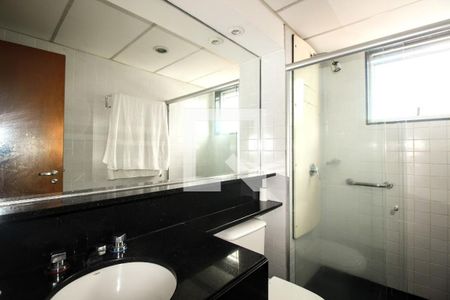 Banheiro de apartamento à venda com 1 quarto, 25m² em Santo Agostinho, Belo Horizonte