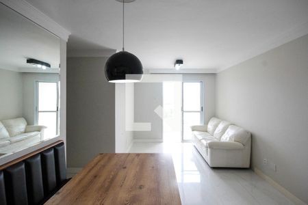 Sala de apartamento para alugar com 3 quartos, 77m² em Vila Paulo Silas, São Paulo