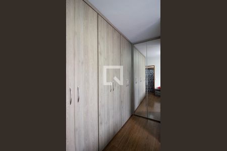 Suíte de casa à venda com 4 quartos, 155m² em Vila Corberi, São Paulo