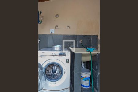 Casa à venda com 76m², 2 quartos e 4 vagas Casa à venda com 76m², 2 quartos e 4 vagasÁrea de Serviço