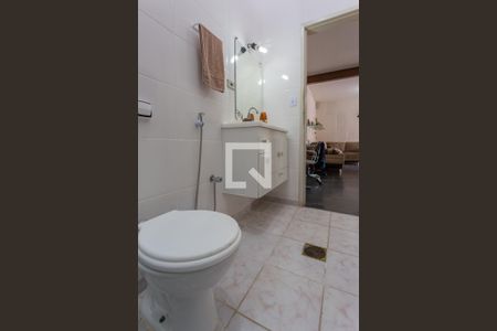 Casa à venda com 76m², 2 quartos e 4 vagas Casa à venda com 76m², 2 quartos e 4 vagasBanheiro