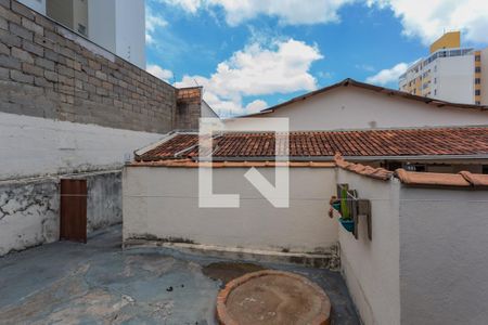 Casa à venda com 76m², 2 quartos e 4 vagas Casa à venda com 76m², 2 quartos e 4 vagasQuintal