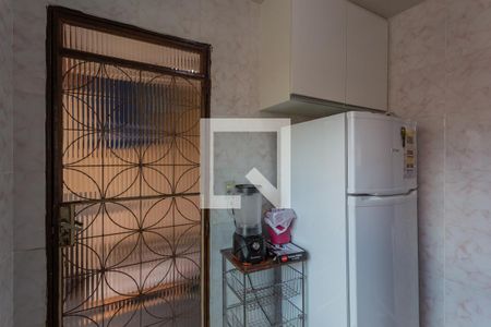 Casa à venda com 76m², 2 quartos e 4 vagas Casa à venda com 76m², 2 quartos e 4 vagasCozinha