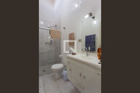 Casa à venda com 76m², 2 quartos e 4 vagas Casa à venda com 76m², 2 quartos e 4 vagasBanheiro