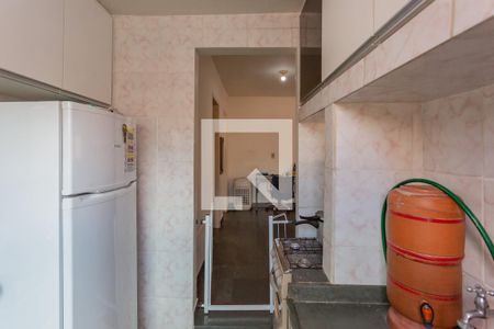 Casa à venda com 76m², 2 quartos e 4 vagas Casa à venda com 76m², 2 quartos e 4 vagasCozinha