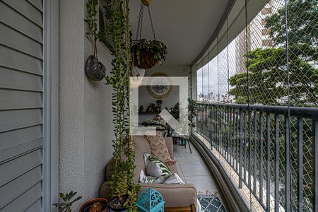 sacada_4 de apartamento à venda com 3 quartos, 81m² em Vila Gumercindo, São Paulo