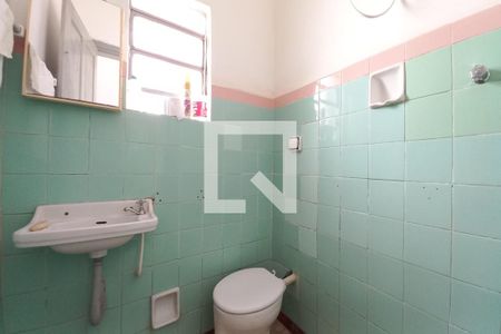 Banheiro de casa à venda com 2 quartos, 120m² em Vila Pompéia, Campinas