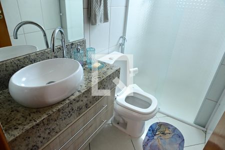 Banheiro Suite 1 de apartamento para alugar com 3 quartos, 134m² em Ocian, Praia Grande