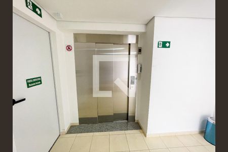 elevador de apartamento para alugar com 2 quartos, 55m² em Inconfidentes, Contagem