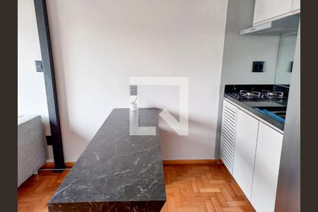 Cozinha de apartamento para alugar com 1 quarto, 26m² em Santo Agostinho, Belo Horizonte