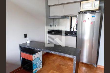 Cozinha de apartamento para alugar com 1 quarto, 26m² em Santo Agostinho, Belo Horizonte