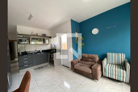 Sala de casa à venda com 2 quartos, 75m² em Olaria, Canoas