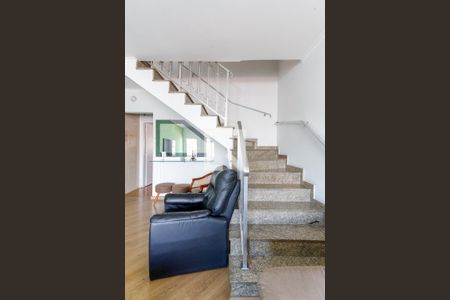 Escada Quartos de casa à venda com 3 quartos, 200m² em Jardim Japão, São Paulo