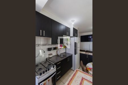 Cozinha e Área de Serviço Integrada  de apartamento à venda com 2 quartos, 40m² em Vila Nhocune, São Paulo