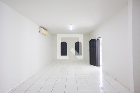 Sala 1 de casa para alugar com 4 quartos, 360m² em Cazeca, Uberlândia