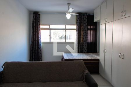 SALA/QUARTO de kitnet/studio para alugar com 1 quarto, 38m² em Centro, Campinas