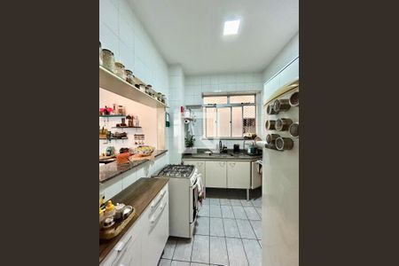 Cozinha de apartamento à venda com 2 quartos, 60m² em Lourdes, Belo Horizonte