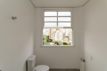 Banheiro de kitnet/studio para alugar com 1 quarto, 24m² em Santa Cecilia, São Paulo