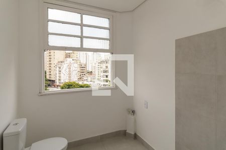 Banheiro de kitnet/studio para alugar com 1 quarto, 24m² em Santa Cecilia, São Paulo