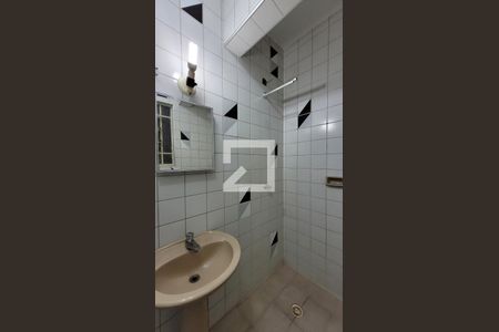 Banheiro de apartamento à venda com 1 quarto, 24m² em Centro, Campinas