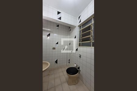 Banheiro de apartamento à venda com 1 quarto, 24m² em Centro, Campinas