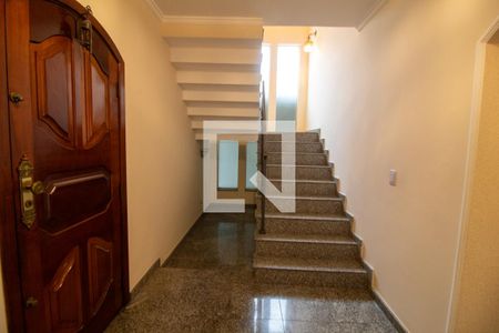 Escada de casa à venda com 4 quartos, 300m² em Chácara Monte Alegre, São Paulo