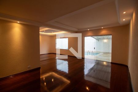 Sala de casa à venda com 4 quartos, 300m² em Chácara Monte Alegre, São Paulo