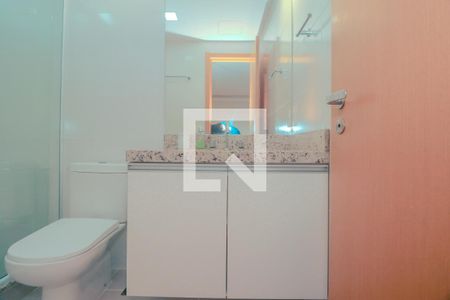 Banheiro de kitnet/studio para alugar com 1 quarto, 45m² em Petrópolis, Porto Alegre