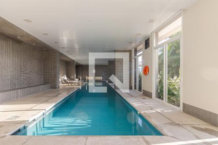 Studio para alugar com 45m², 1 quarto e 1 vaga Studio para alugar com 45m², 1 quarto e 1 vagaÁrea comum - Piscina Aquecida