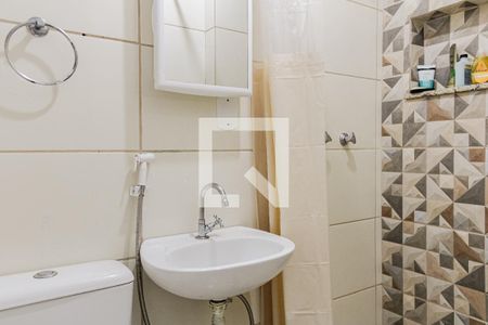 Banheiro  de kitnet/studio à venda com 1 quarto, 31m² em Copacabana, Rio de Janeiro