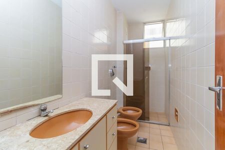 Banheiro de apartamento à venda com 4 quartos, 105m² em Estoril, Belo Horizonte