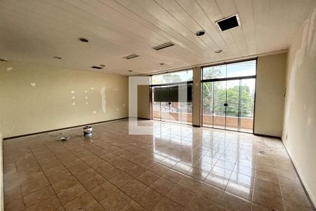 Casa para alugar com 200m², 3 quartos e 2 vagasSala