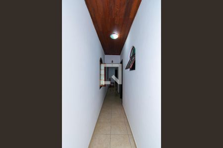 Corredor de casa à venda com 2 quartos, 144m² em Vila Antonieta, São Paulo