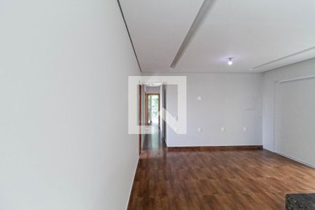 Sala  de casa à venda com 4 quartos, 110m² em Santa Terezinha, Belo Horizonte