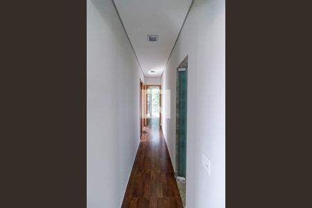 Corredor de casa à venda com 4 quartos, 110m² em Santa Terezinha, Belo Horizonte