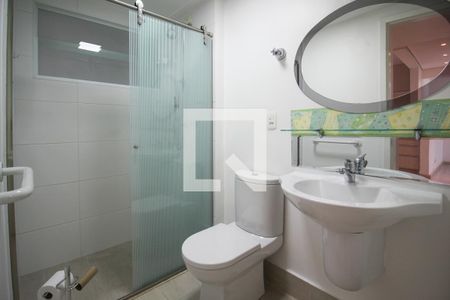 Banheiro de apartamento à venda com 1 quarto, 70m² em Indianópolis, São Paulo