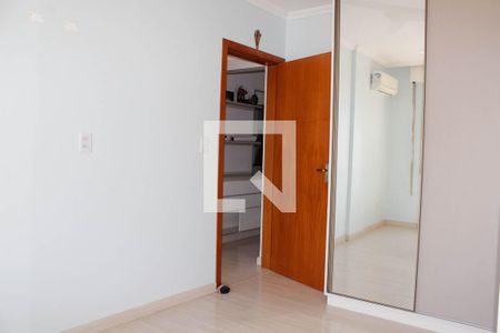 Quarto 1 de apartamento à venda com 2 quartos, 58m² em Cristal, Porto Alegre