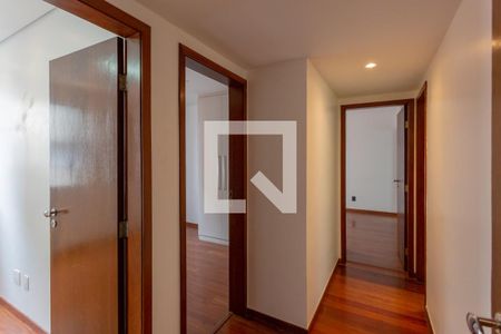 Corredor de apartamento à venda com 3 quartos, 110m² em Ipiranga, Belo Horizonte