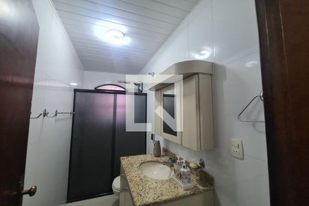 Banheiro da Suíte (casa de baixo) de casa para alugar com 3 quartos, 234m² em Vila Ema, São Paulo