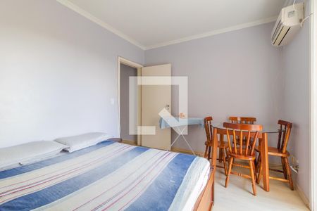 Quarto 1 de apartamento à venda com 2 quartos, 61m² em Cristal, Porto Alegre