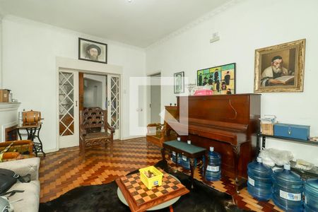 Sala de casa à venda com 3 quartos, 300m² em Petrópolis, Porto Alegre