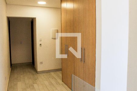 Corredor de casa à venda com 3 quartos, 401m² em Vila Romana, São Paulo