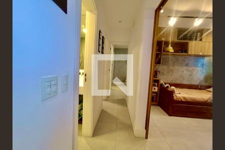 Corredor  de apartamento à venda com 3 quartos, 104m² em Lagoa, Rio de Janeiro