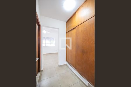 Corredor de casa para alugar com 3 quartos, 120m² em Vila Osasco, Osasco