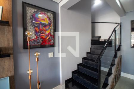 Escada de apartamento à venda com 2 quartos, 105m² em Vila Cordeiro, São Paulo